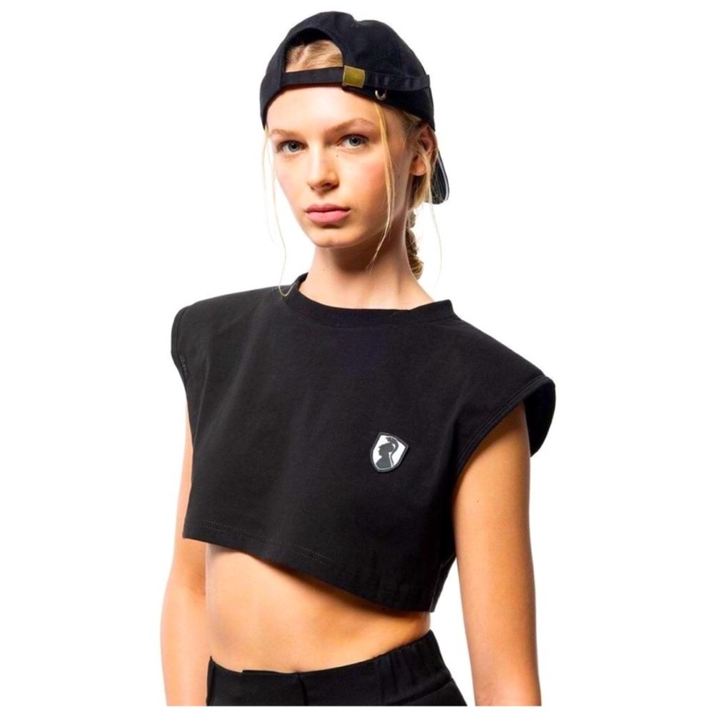 🎉 SALE 🎉NWT Viviennehu Black Cropped Top Size Large
